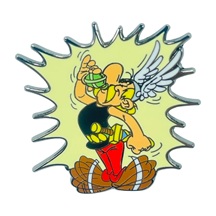 Cartoon-Comicfigur mit Flügeln und Helm, umgeben von einem farbigen Spritzfleck, auf weißem Hintergrund.